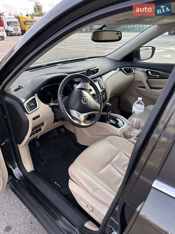 Внедорожник / Кроссовер Nissan Rogue 2015 в Львове