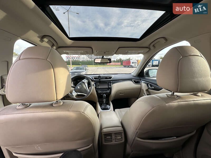 Внедорожник / Кроссовер Nissan Rogue 2015 в Львове