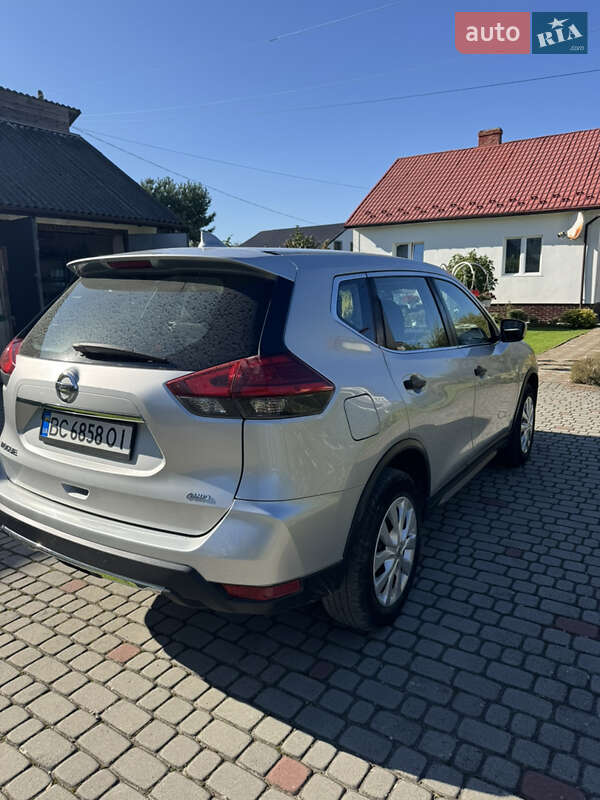 Внедорожник / Кроссовер Nissan Rogue 2016 в Львове