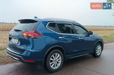 Внедорожник / Кроссовер Nissan Rogue 2017 в Малой Виске