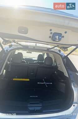 Внедорожник / Кроссовер Nissan Rogue 2015 в  фото 17 Внедорожник / Кроссовер Nissan Rogue 2015 в