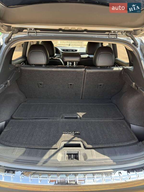 Позашляховик / Кросовер Nissan Rogue 2018 в Києві