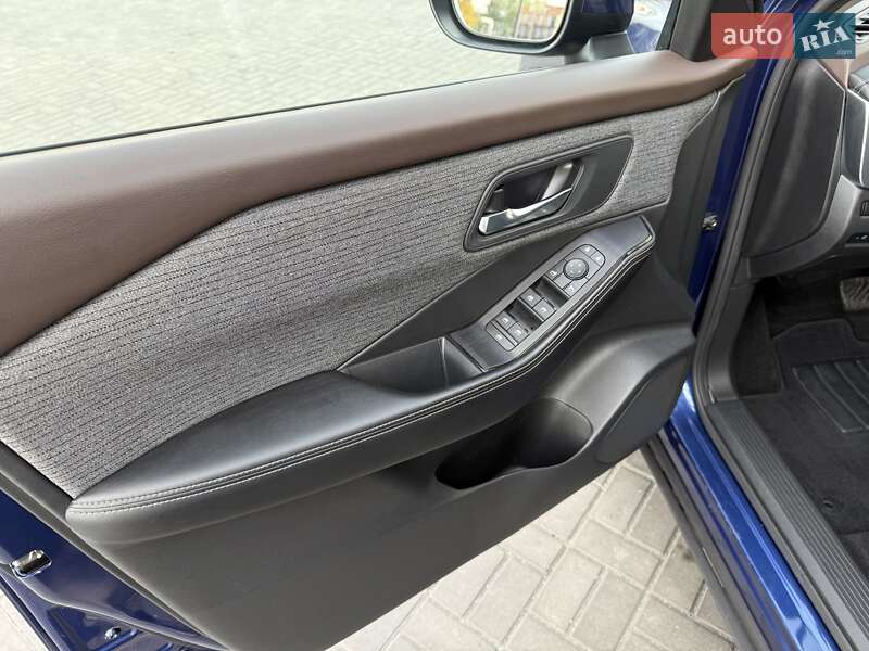 Позашляховик / Кросовер Nissan Rogue 2023 в Дніпрі