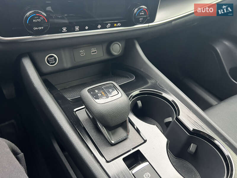 Внедорожник / Кроссовер Nissan Rogue 2020 в Харькове