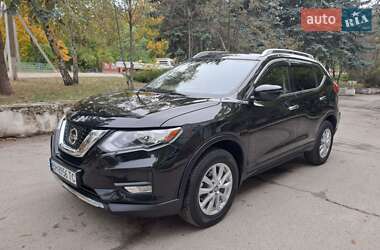 Внедорожник / Кроссовер Nissan Rogue 2017 в Кропивницком