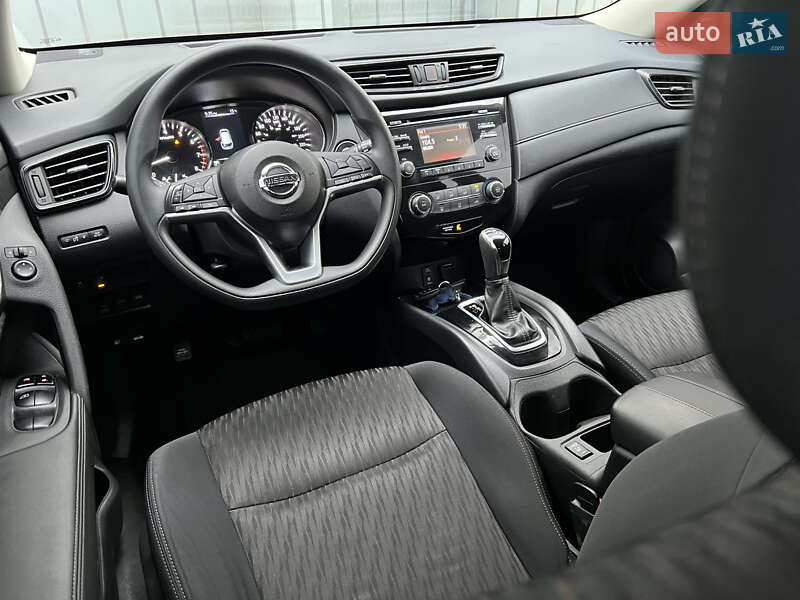 Позашляховик / Кросовер Nissan Rogue 2017 в Черкасах