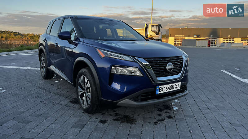 Позашляховик / Кросовер Nissan Rogue 2023 в Львові