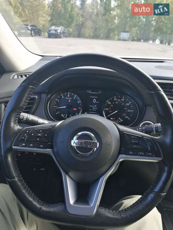 Позашляховик / Кросовер Nissan Rogue 2017 в Горішніх Плавнях