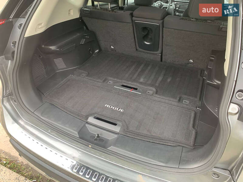 Позашляховик / Кросовер Nissan Rogue 2017 в Кривому Розі