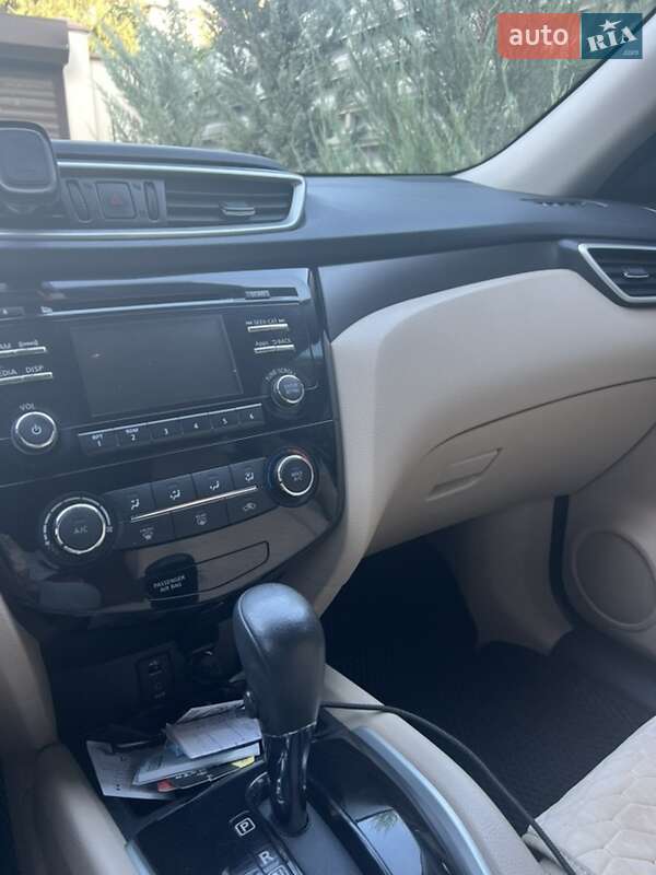 Внедорожник / Кроссовер Nissan Rogue 2016 в Одессе