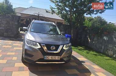 Внедорожник / Кроссовер Nissan Rogue 2017 в Львове