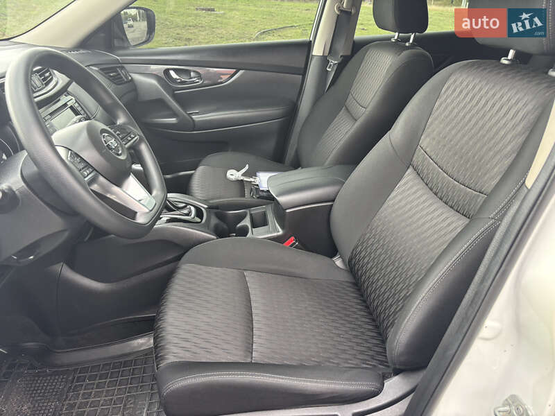 Внедорожник / Кроссовер Nissan Rogue 2018 в Киеве