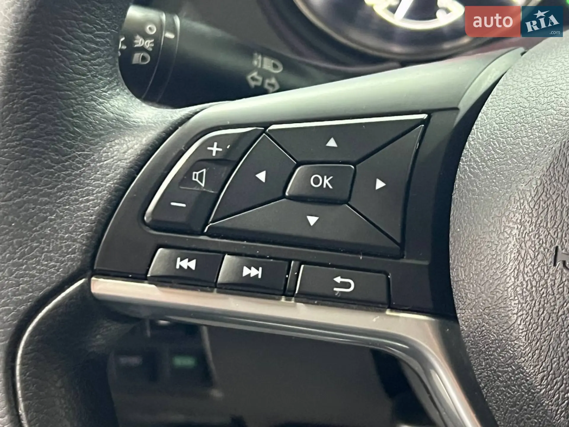 2018 Nissan Rogue - мініатюра 16