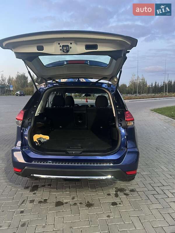 Внедорожник / Кроссовер Nissan Rogue 2017 в Сокале