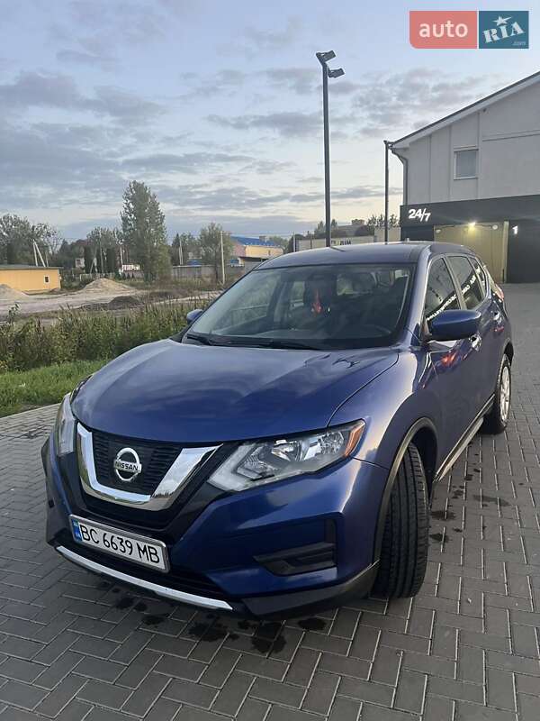 Внедорожник / Кроссовер Nissan Rogue 2017 в Сокале