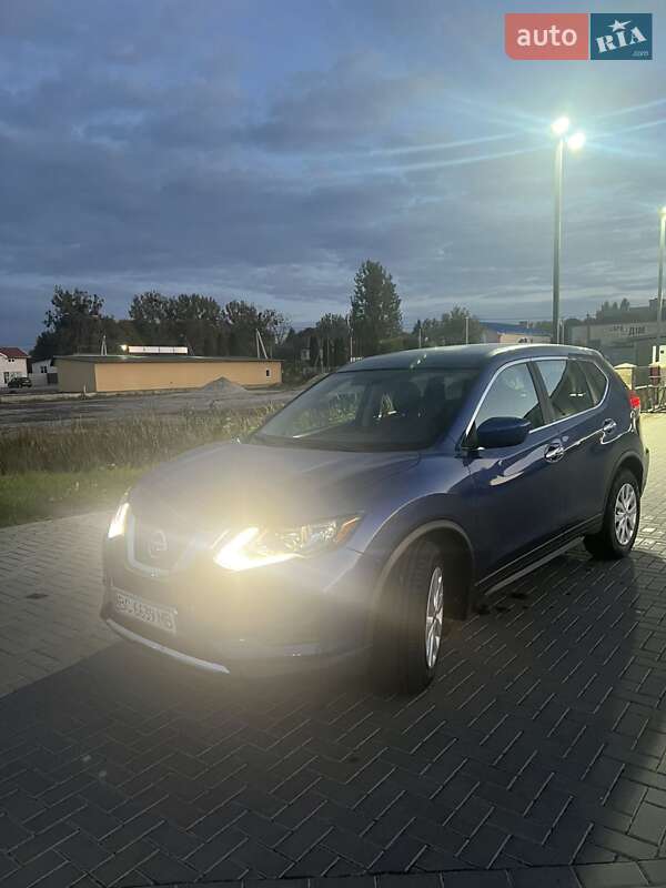 Внедорожник / Кроссовер Nissan Rogue 2017 в Сокале