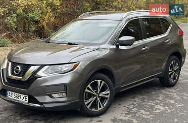 Внедорожник / Кроссовер Nissan Rogue 2017 в Днепре