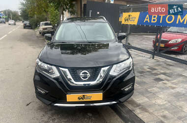 Внедорожник / Кроссовер Nissan Rogue 2017 в 