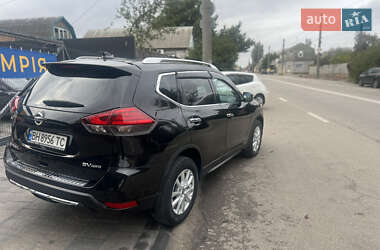 Внедорожник / Кроссовер Nissan Rogue 2017 в 