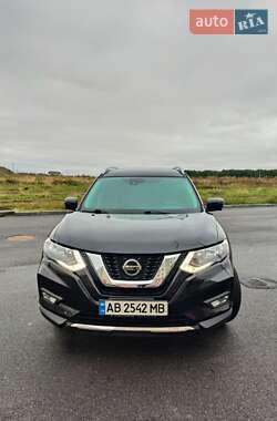 Внедорожник / Кроссовер Nissan Rogue 2018 в 