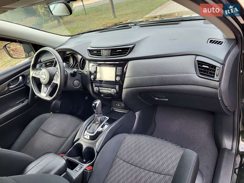 Позашляховик / Кросовер Nissan Rogue 2018 в Запоріжжі