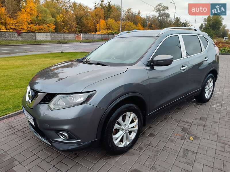 Позашляховик / Кросовер Nissan Rogue 2015 в Києві