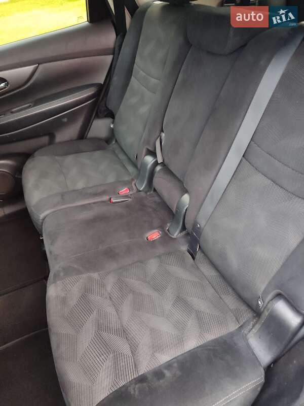 Позашляховик / Кросовер Nissan Rogue 2015 в Києві