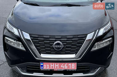 Внедорожник / Кроссовер Nissan Rogue 2023 в 