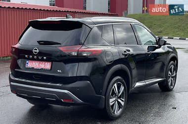 Внедорожник / Кроссовер Nissan Rogue 2023 в 