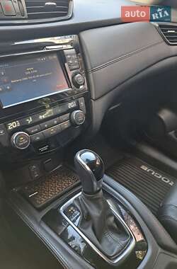 Внедорожник / Кроссовер Nissan Rogue 2017 в 