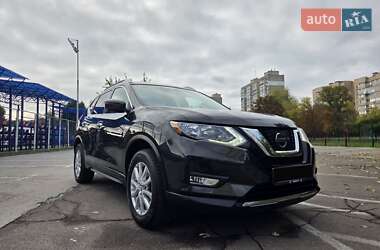Внедорожник / Кроссовер Nissan Rogue 2017 в 