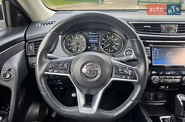 Внедорожник / Кроссовер Nissan Rogue 2017 в 