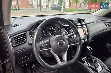 Внедорожник / Кроссовер Nissan Rogue 2017 в 