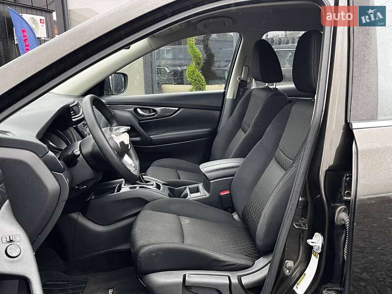 Внедорожник / Кроссовер Nissan Rogue 2017 в Луцке