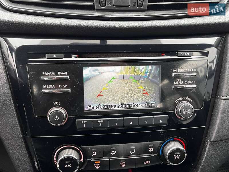 Внедорожник / Кроссовер Nissan Rogue 2017 в Луцке