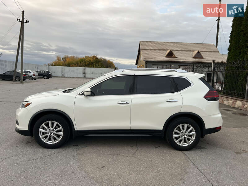 Внедорожник / Кроссовер Nissan Rogue 2019 в Киеве