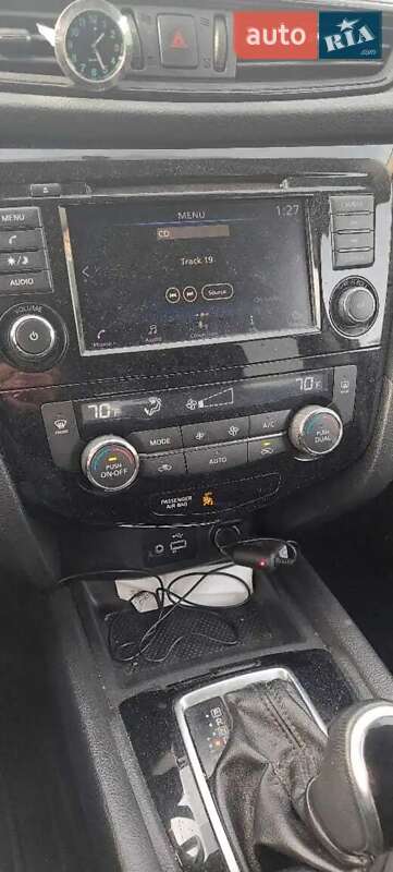 Позашляховик / Кросовер Nissan Rogue 2017 в Миколаєві