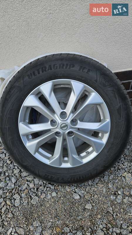 Позашляховик / Кросовер Nissan Rogue 2016 в Кропивницькому