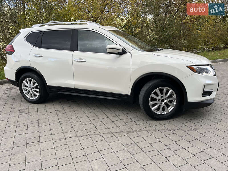 Внедорожник / Кроссовер Nissan Rogue 2019 в Львове