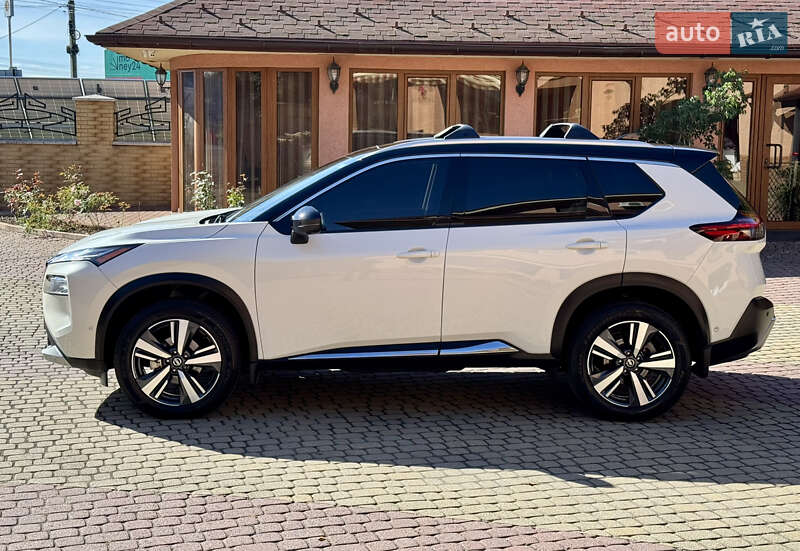 Внедорожник / Кроссовер Nissan Rogue 2021 в Мукачево