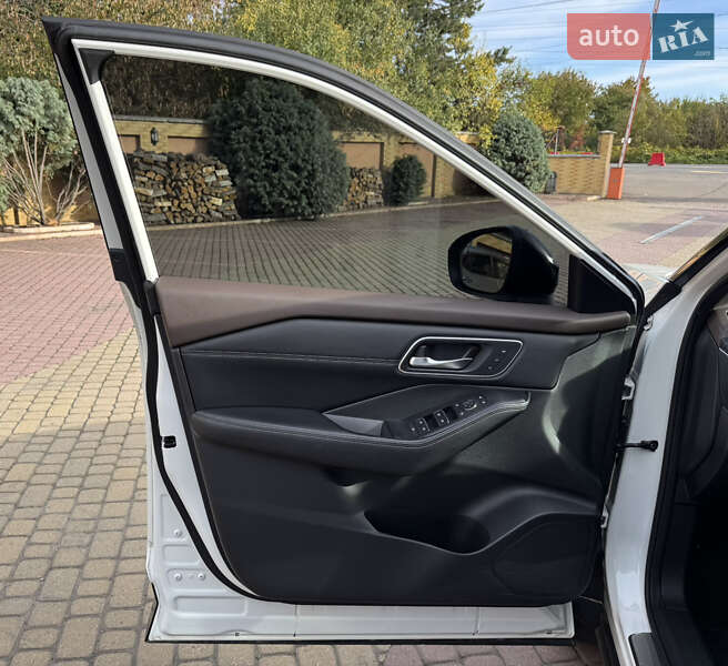 Внедорожник / Кроссовер Nissan Rogue 2021 в Мукачево
