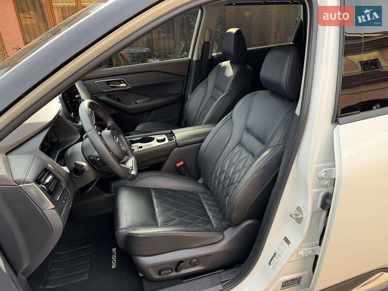Внедорожник / Кроссовер Nissan Rogue 2021 в Мукачево