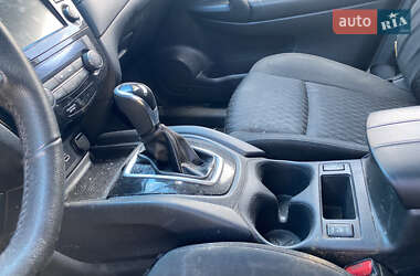 Внедорожник / Кроссовер Nissan Rogue 2019 в 