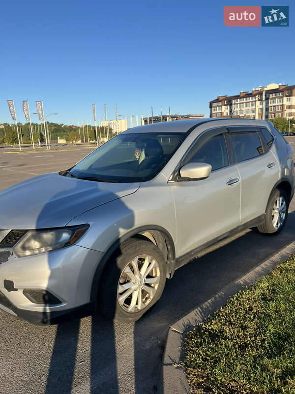 Внедорожник / Кроссовер Nissan Rogue 2015 в Киеве