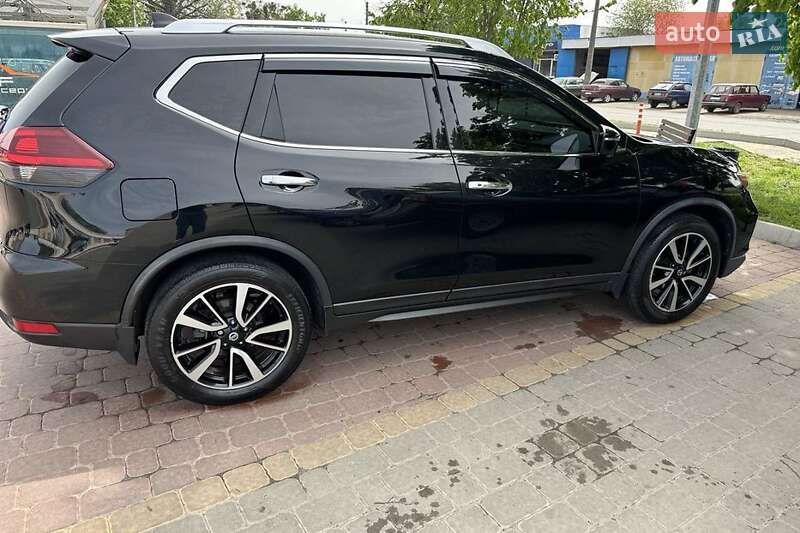 Внедорожник / Кроссовер Nissan Rogue 2018 в Александрие