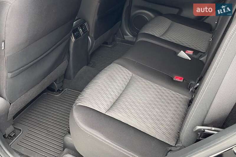 Внедорожник / Кроссовер Nissan Rogue 2018 в Александрие