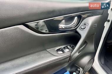 Внедорожник / Кроссовер Nissan Rogue 2017 в Харькове