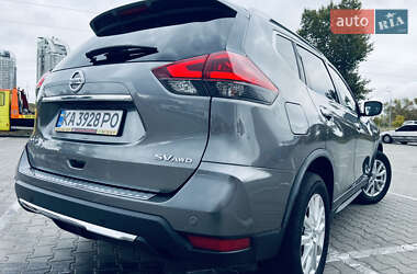 Внедорожник / Кроссовер Nissan Rogue 2019 в 