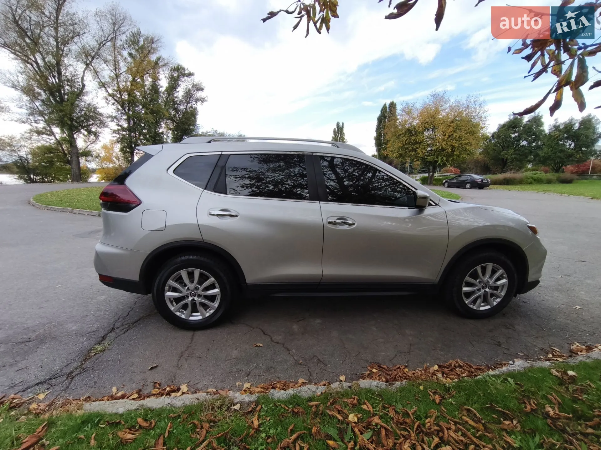 2019 Nissan Rogue - мініатюра 4
