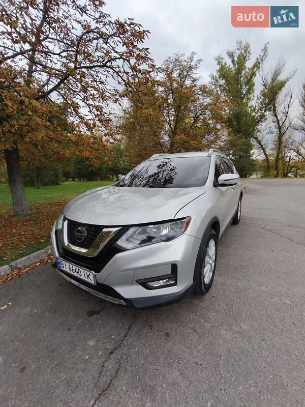 Внедорожник / Кроссовер Nissan Rogue 2019 в 